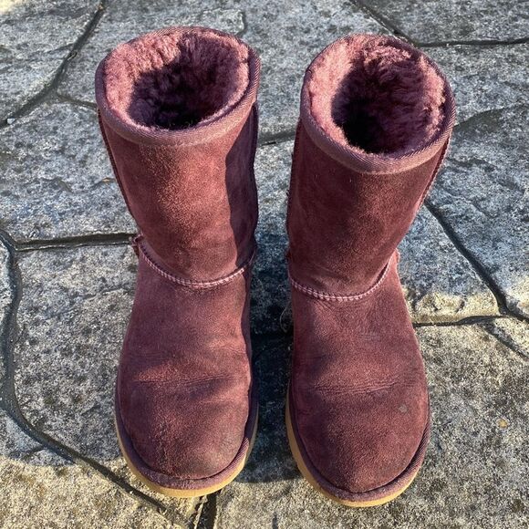Womens UGG Classic Short Uggs in Purple Plum Size 5 - Picture 2 of 13